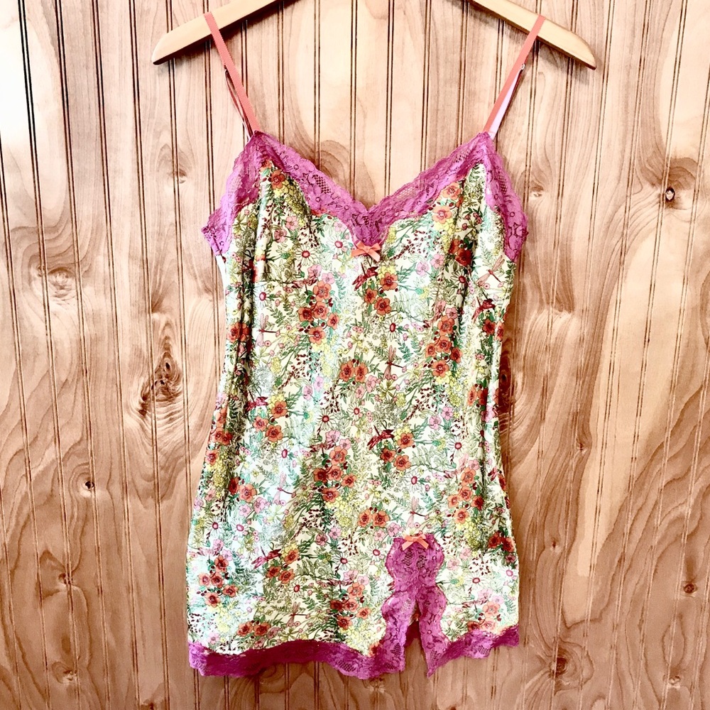 Victims Secret pink lace floral print slip